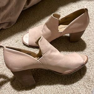 Lucky brand nude/light pink boots